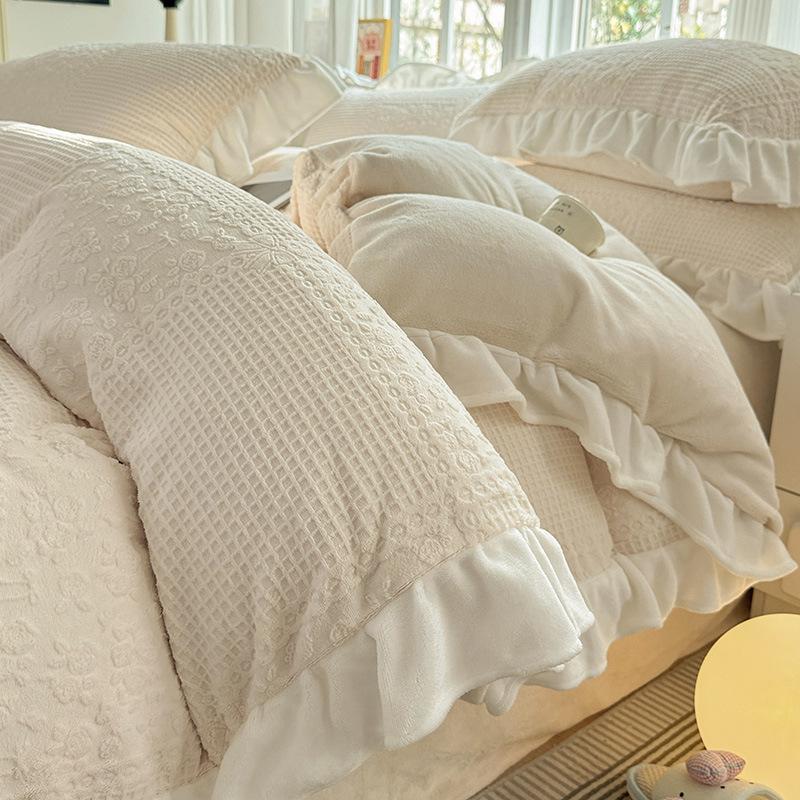 Class A Winter-Ready Milk Velvet Lace 4-Piece Set: Soft, Double-Sided Coral Fleece in Cream Style