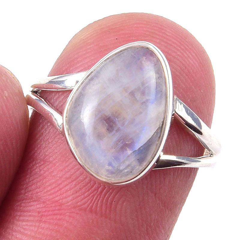 

Кольцо из серебра 925 пробы с натуральным радужным лунным камнем ручной работы S.6 B0V47