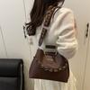 Summer new fashionable women's bags, shoulder simple commuter bags, chain decorative handbags, textured messenger bags