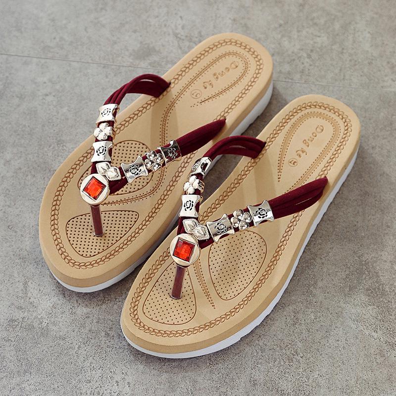

Spring and summer new flat-bottomed beaded women s slippers bohemian toe flat heel beach shoes schoolgirl sandals 35 червоний