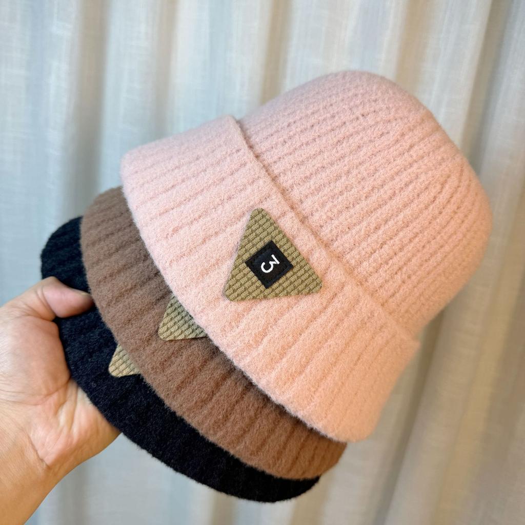 Fashionable Inverted Triangle Letter Small Label Fisherman Hat Women's Autumn and Winter New Travel Breathable Versatile Face Showing Small Basin Hat