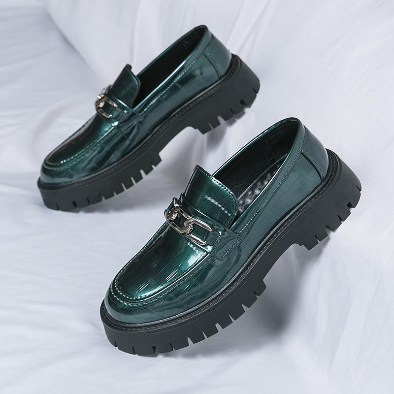 Große britische Fußabdeckung dicke Sohle erhöhende Schuhe niedriger Schaft lässige Lederschuhe vier Jahreszeiten große Schuhspitze