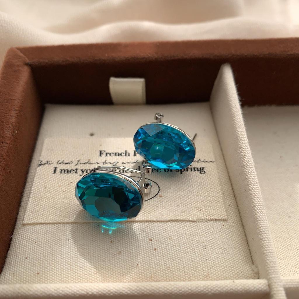 Oval-Shaped Large Colored Crystal Stud Earrings, Bright And Shiny Atmosphere, Niche Light Luxury, Gorgeous, Exquisite And Versatile