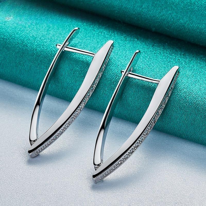 Elegante und moderne Ohrringe aus 925er Sterlingsilber mit AAA-Zirkonia