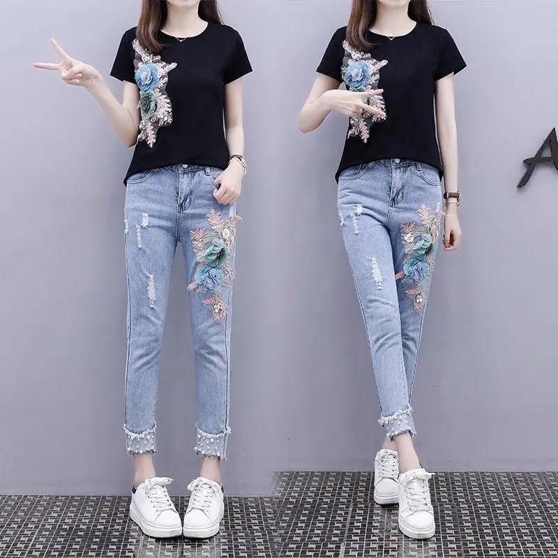 Women's Summer Personalized Set Design Embroidery Short Sleeve T-Shirt + Small Feet Hole Breaking Jeans Two Piece Set