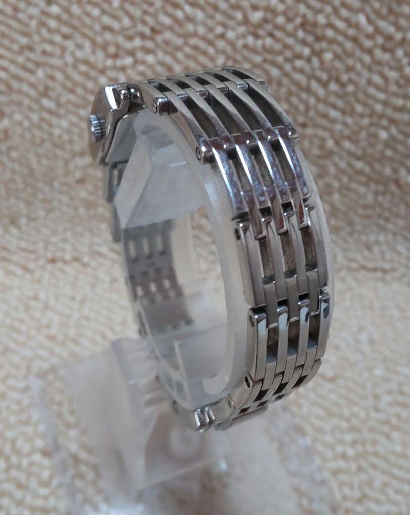 [USED] Rare, working Seiko women's watch with quartz movement and purple dial