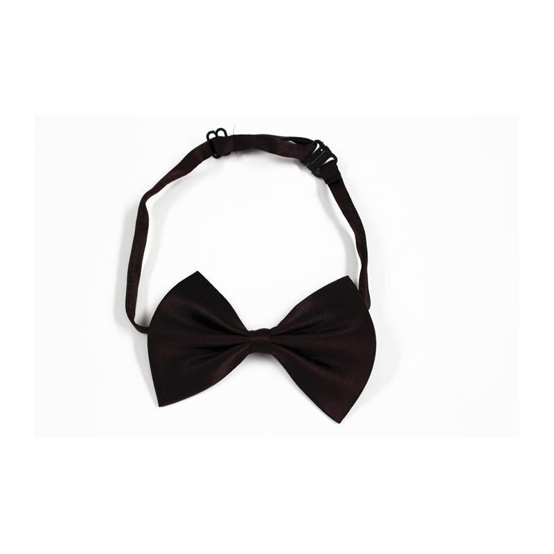 Pánský černý oblek s motýlkem pro sbor, svatby a speciální události