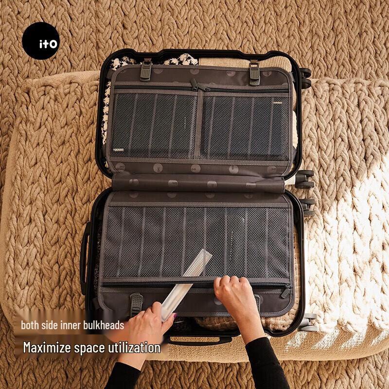 ITO MODERN Hardside Spinner Luggage