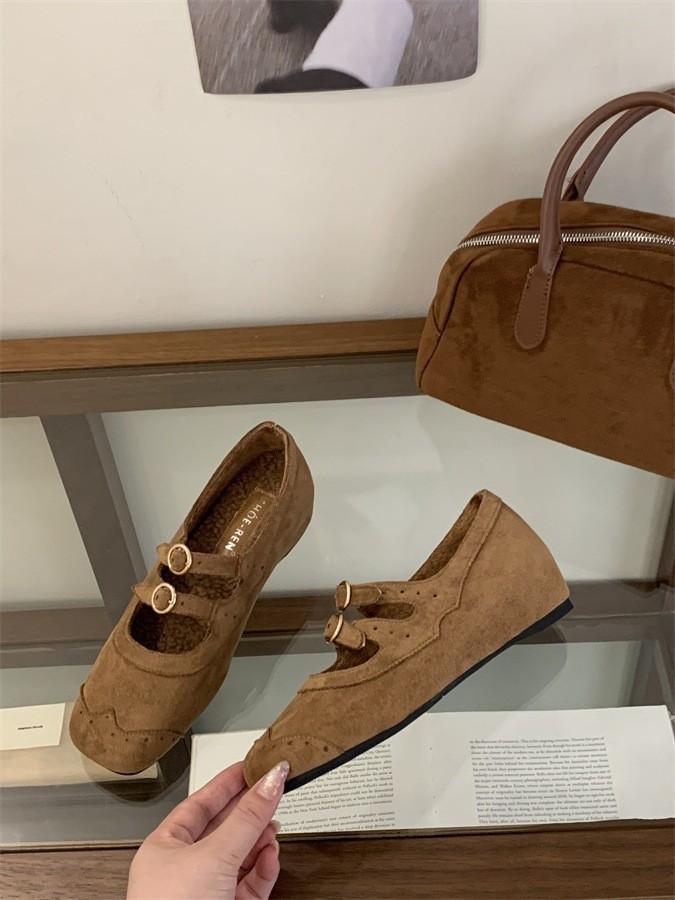 

2025 осень и зима новая внутренняя высота увеличение ретро бархатные теплые одинарные туфли женские туфли Мэри Джейн для юбки вечерние туфли 39