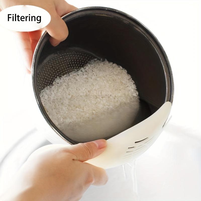 Vielseitiges Silikon-Clip-On-Sieb. Ein ideales Küchenwerkzeug für Ihr Kochgeschirr.