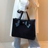 Borsa Tote in Velluto di Grande Capacità da Donna, Borsa a Spalla Premium Retrò con Texture ad Arco per Pendolari