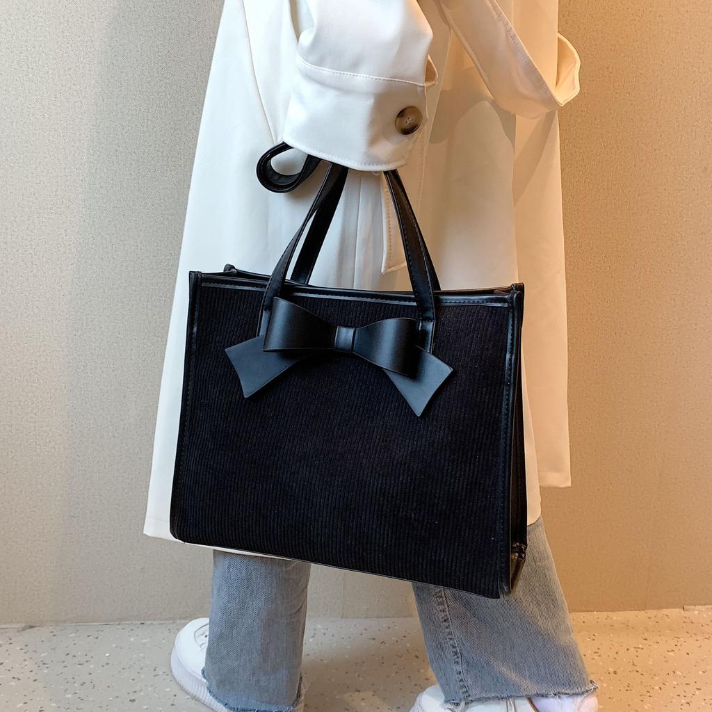 Borsa Tote in Velluto di Grande Capacità da Donna, Borsa a Spalla Premium Retrò con Texture ad Arco per Pendolari