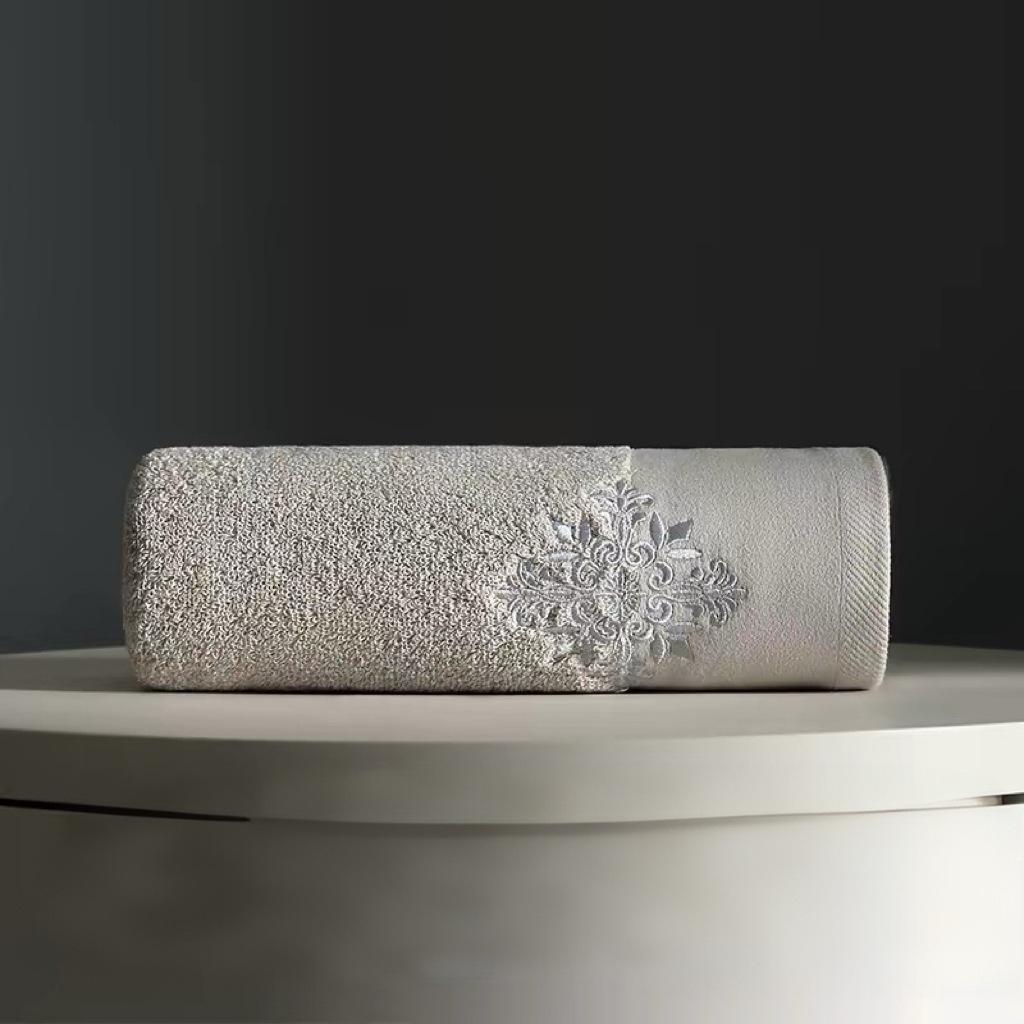 Cotton Bath Towel, Thick Cotton Towel for Home Use in Hotels, Absorbent and Non Shedding Towel