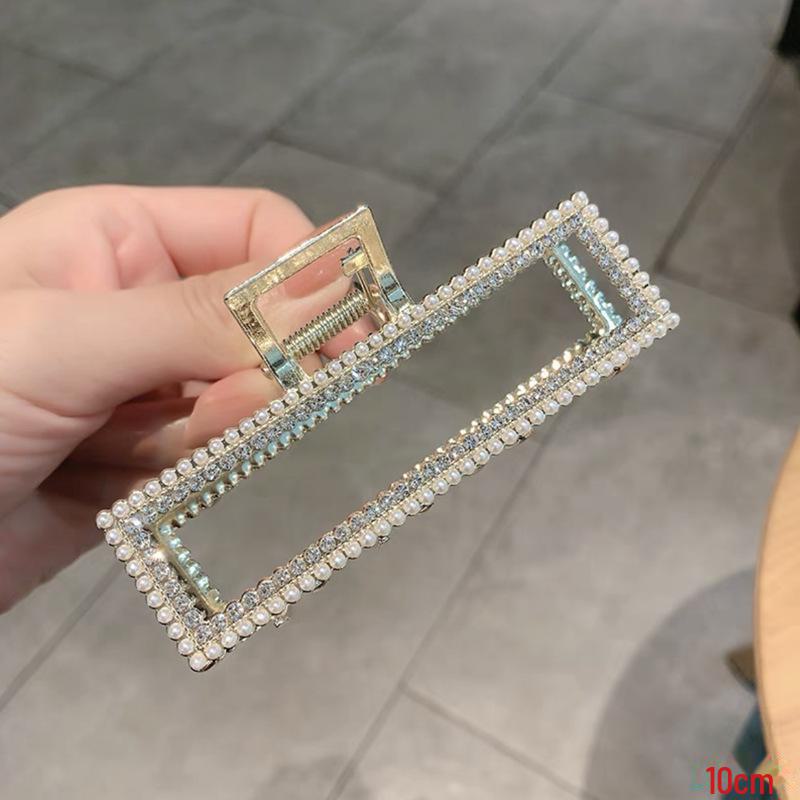 Shark Clip 2022: Fashionable Butterfly Hair Claw, Elegant Large Floral Design for Ponytail and Back of Head Styling