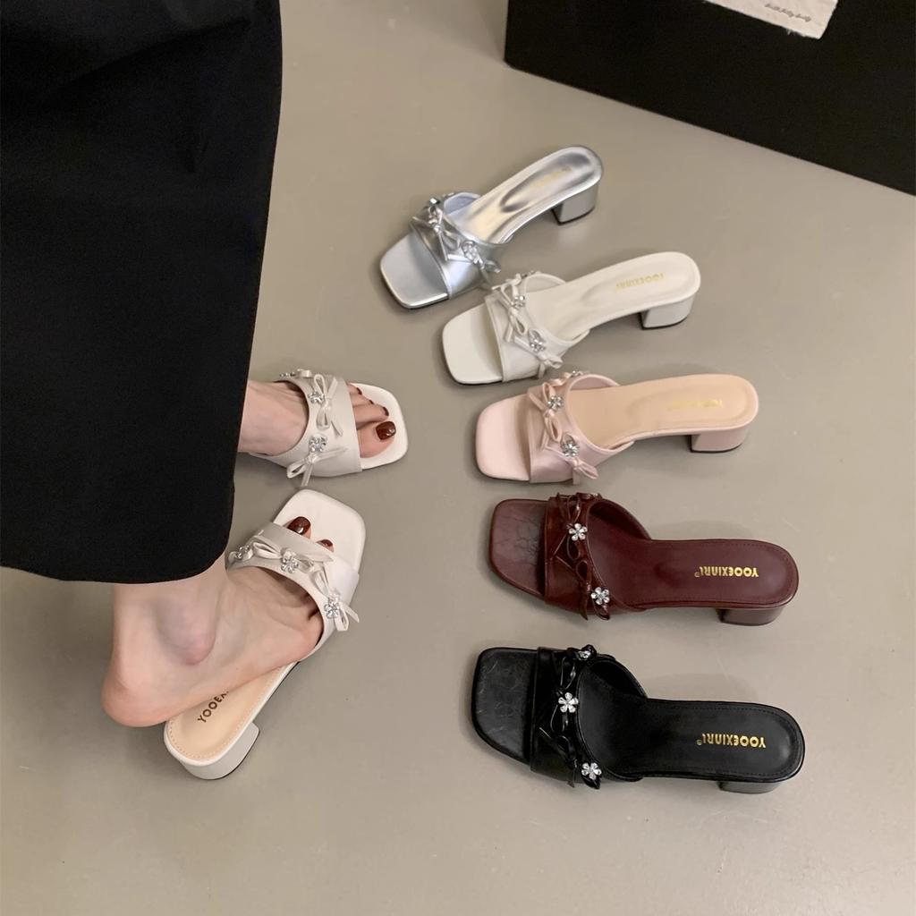 French Medium Heel Open-toed Cool Slippers Outer Wear Women's Shoes 2025 New Summer Rhinestone Bow Thick Heel One-word Drag