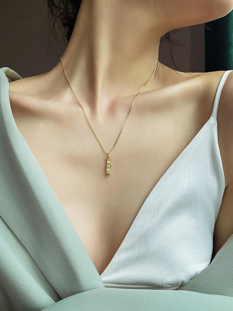 Bamboo Pendant Necklace Female Collarbone Chain, Trendy Cold Wind Neck Chain, Simple Temperament Design Necklace