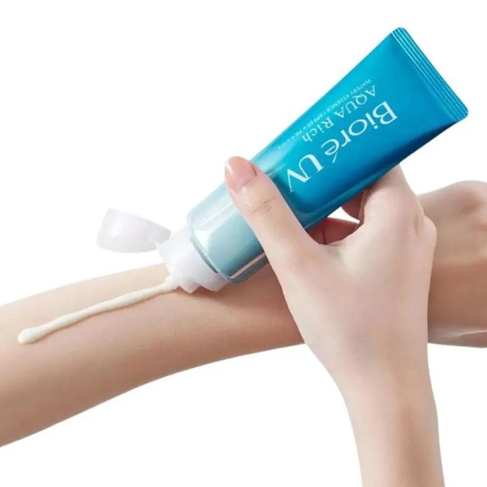 Biore UV Aqua Rich Watery Essence 70g Non-white cast organic sunscreen