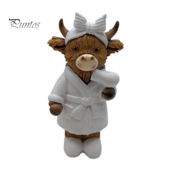 Creative Resin Craft Figure Bathroom Highland Cow Figurine, in Bathrobe Statue, Cute Healing Style Room Decorations Animal Ornament for Farmhouse Home