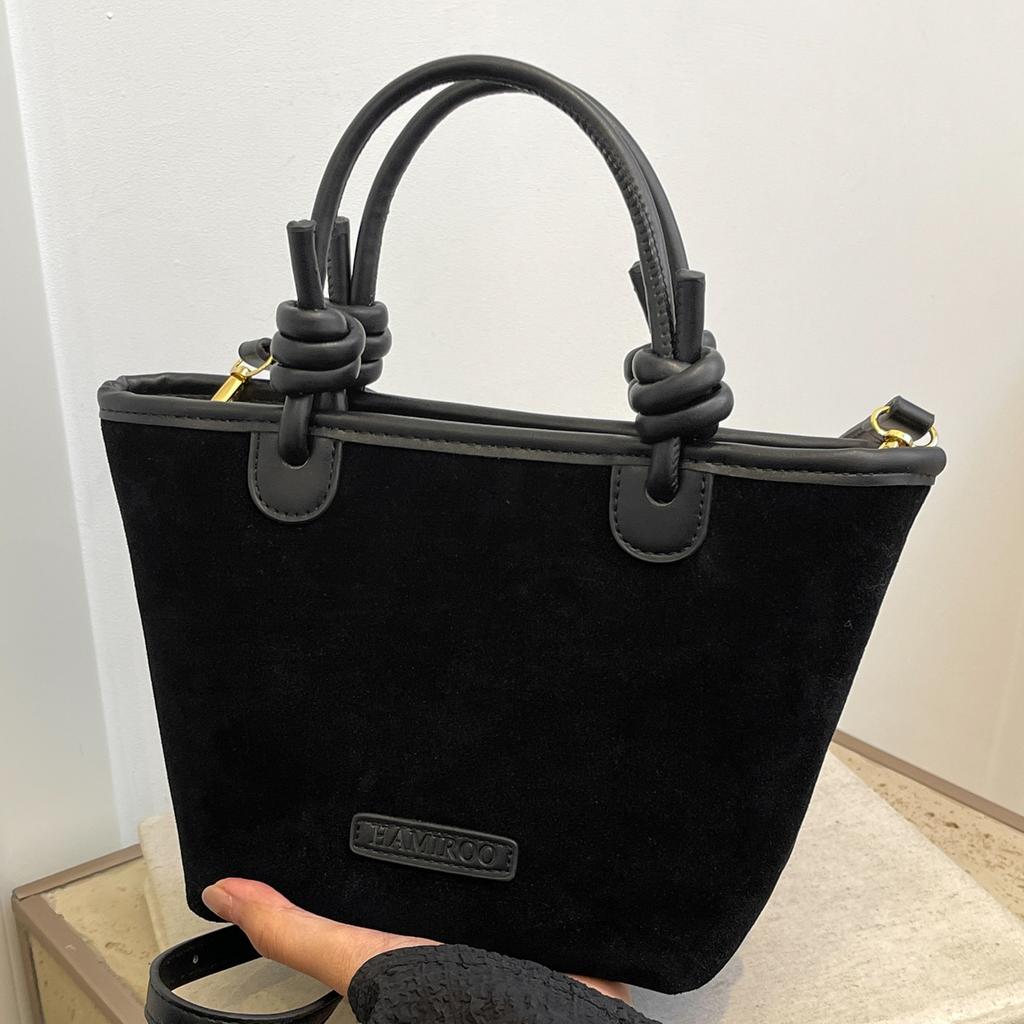Niche high-end retro matte bag women's 2025 new messenger bag trendy fashion vegetable basket single shoulder bucket bag