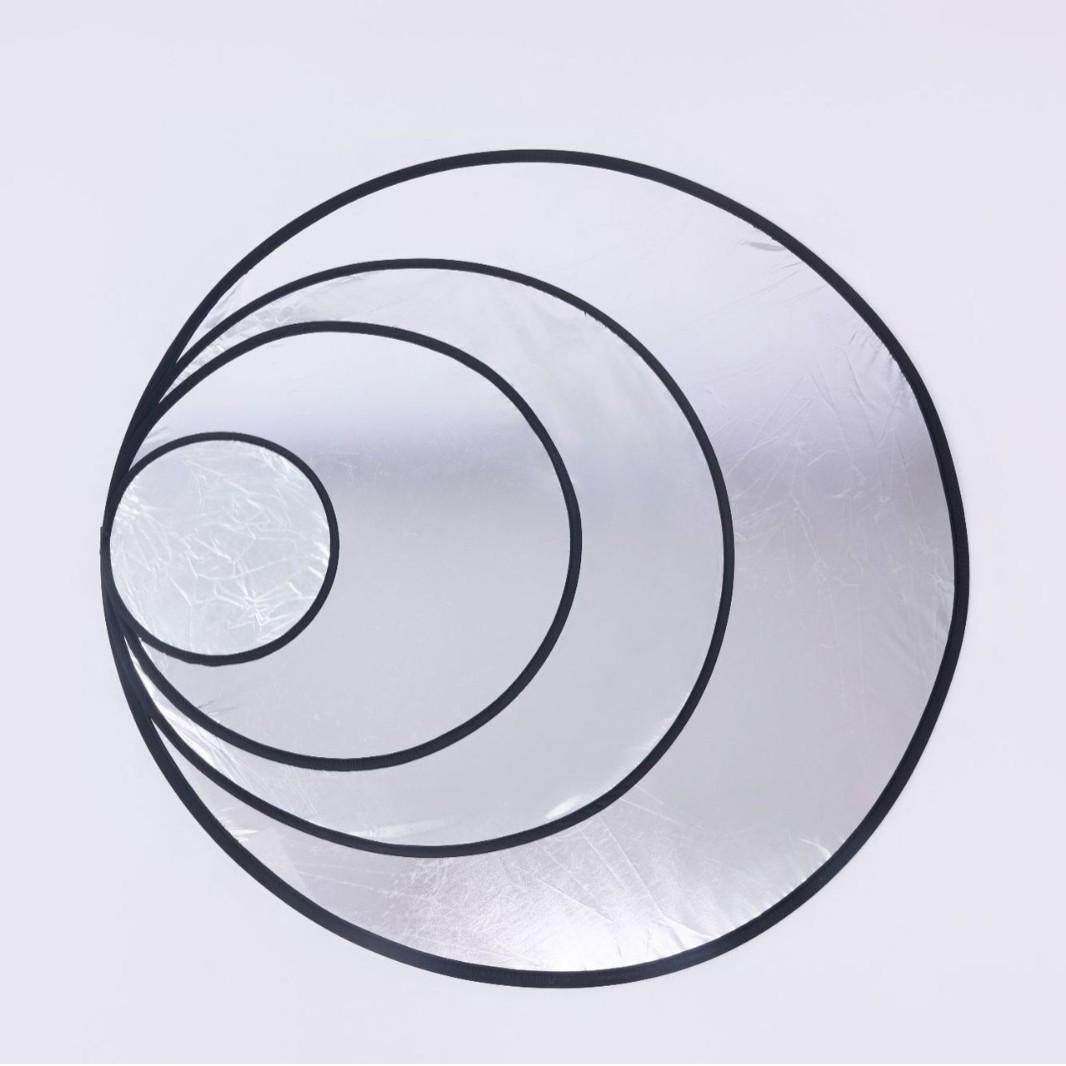 

Foldable Oval Light-Blocking Photography Reflector for Portable Live Broadcast and Scene Lighting 30CM 5-in-1