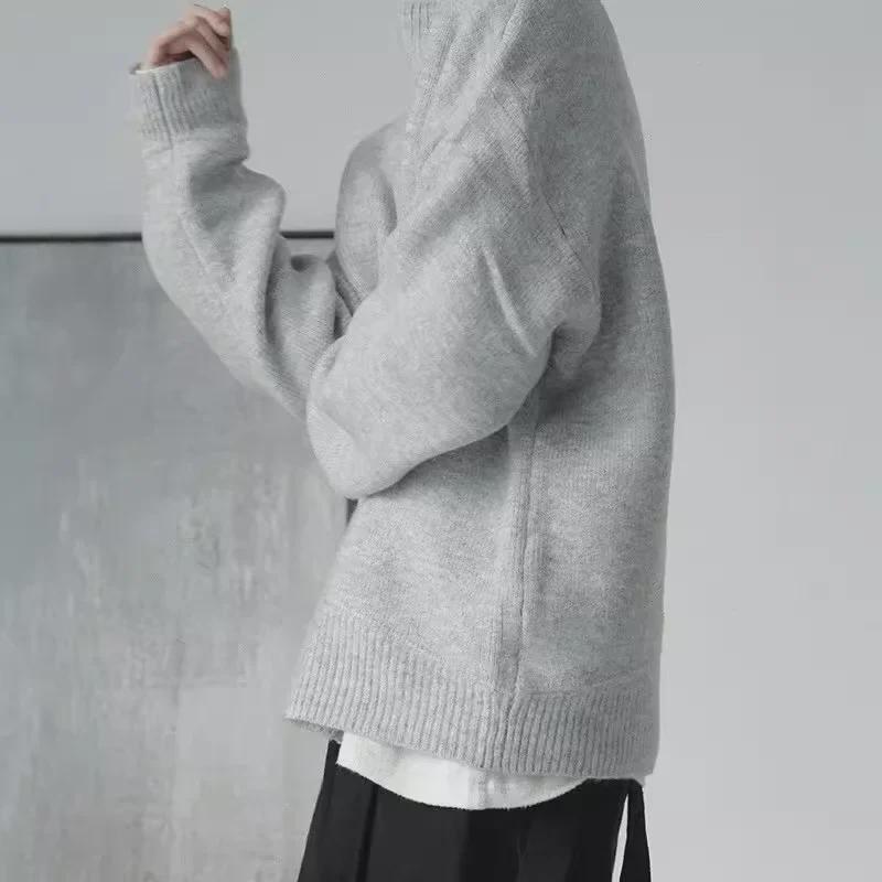 2024 Trendy Men's White Knitted Sweater: Loose, Handsome Design for Autumn/Winter