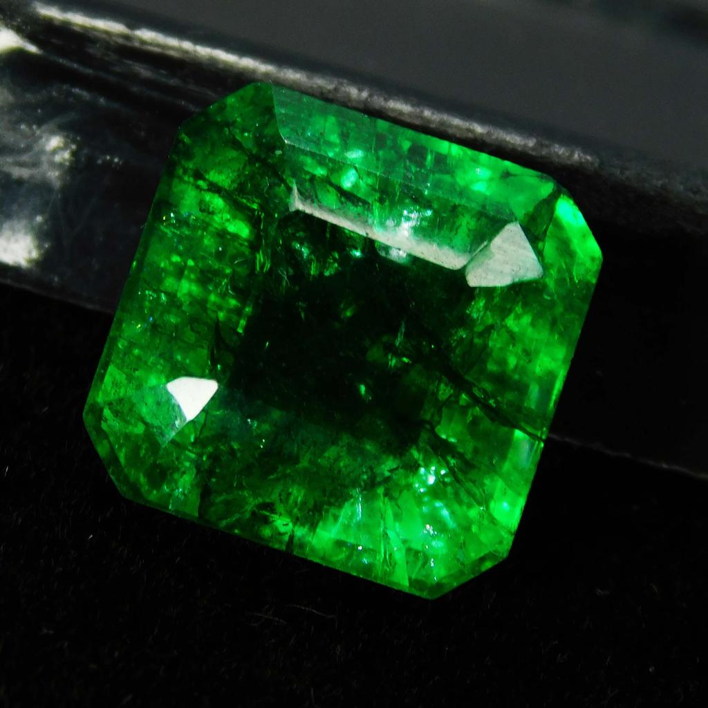Natural Green Emerald Loose Gemstone Square Cut 9 Ct Colombian for Jewelry Making and Crafts