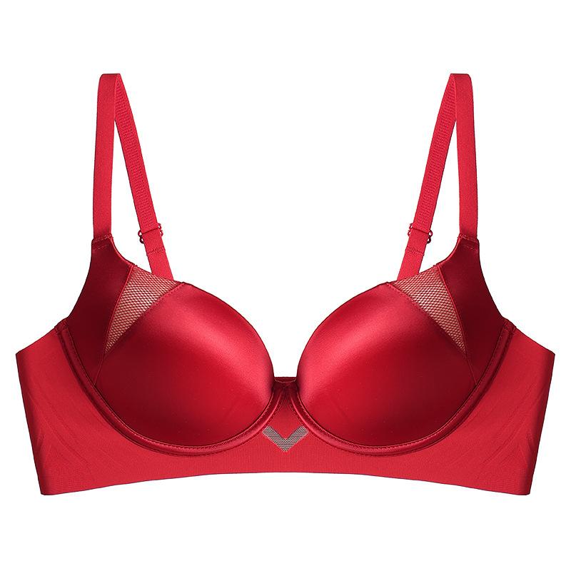 Small breasts, bras gather together, not empty cups, thickened and show large smooth surface, versatile and sexy, hollow without steel rings