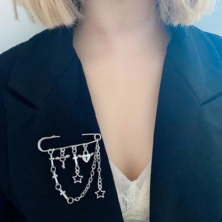 Trendy Star Women Brooch Pin Tassels Chain Safety Pins Backpack Handbag Ornament