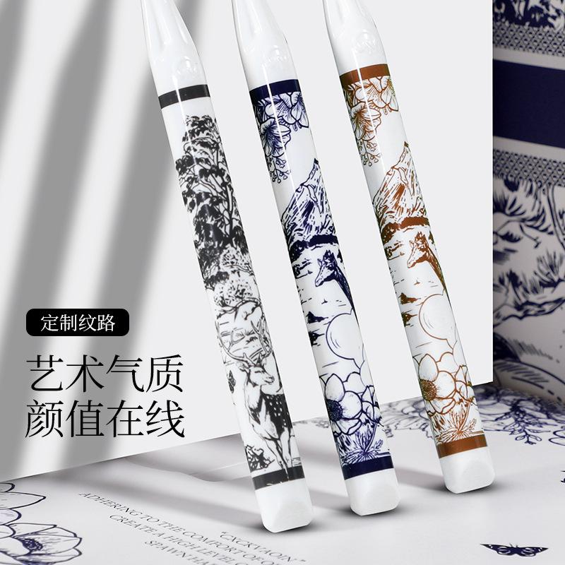 Soft bristled toothbrush with high aesthetic print, suitable for deep oral cleaning for families, schools, and traveling couples