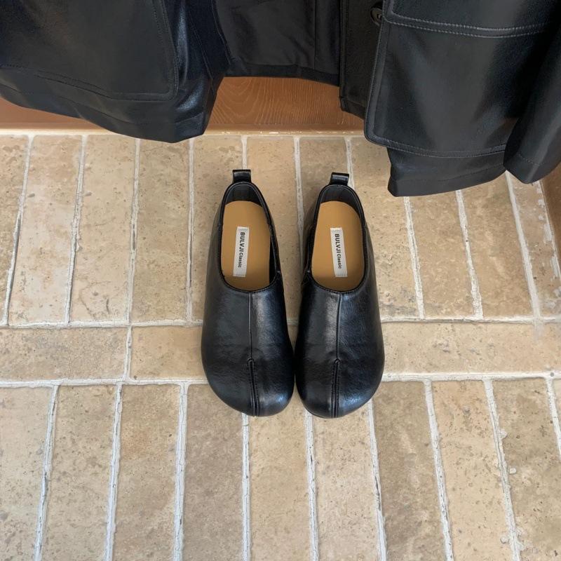 Shallow mouth round head single shoes pig's trotters summer new French soft surface soft sole versatile skirt flat bottom women's shoes