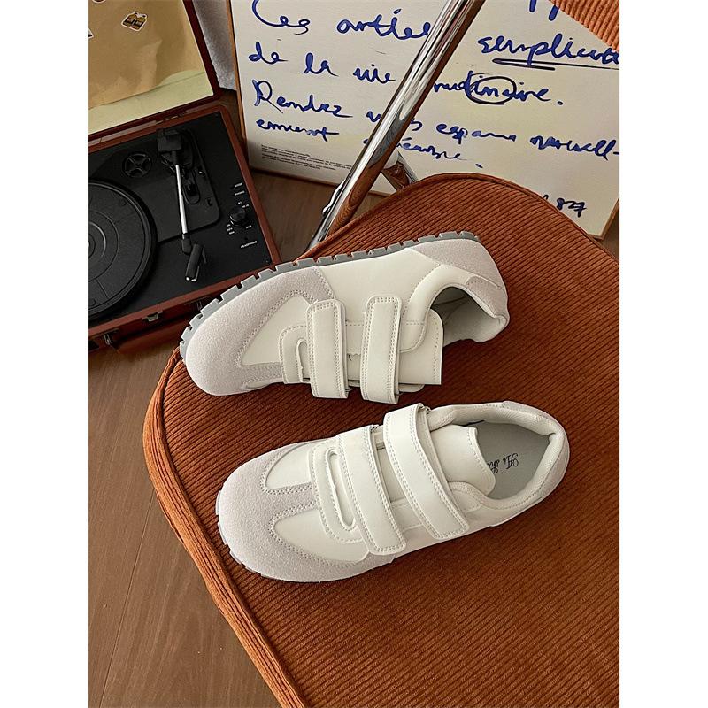 

Туфли на плоской подошве дышащие, удобные, легкие, имеют сетчатую поверхность. Женские спортивные туфли на толстой подошве - это модно и высококлассно. 36 бежевый