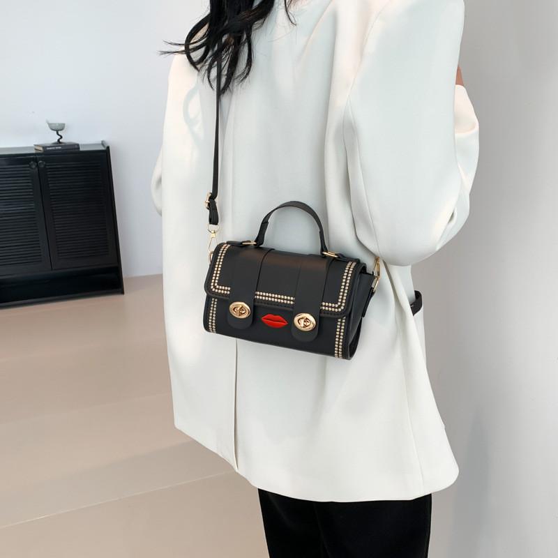Trendy Crossbody Messenger Bag For Women Made Of Soft Pu Leather In Three Colors
