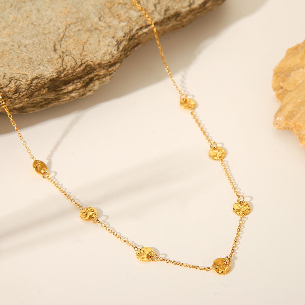 18K Gold Hammered Round Disc Stainless Steel Necklace for Women, Fashionable Minimalist Versatile Clavicle Chain