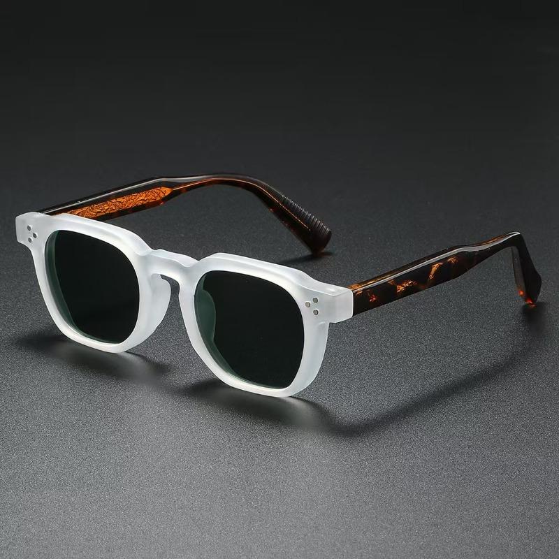 New Men's Small Frame Square Sunglasses Classic Retro Men's Driving Eyeglasses Summer UV Protection Eyewear UV400 Gafas De Sol
