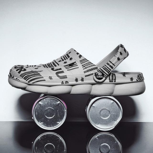 Men Causal Summer Sandals Eva Garden Clogs Sandals Soft Comfortable Shoes Men Slip On Beach Water Slippers Zapatos Hombre