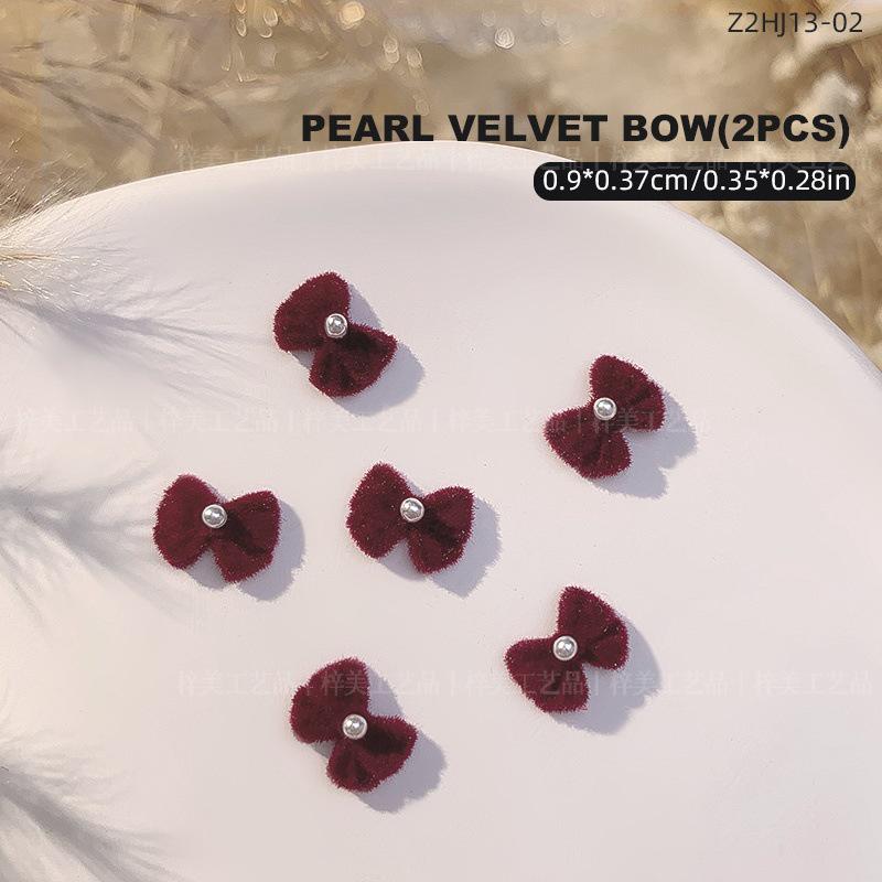 

Бархатный бант нейл-арт: Красные пушистые украшения во французском стиле 2025