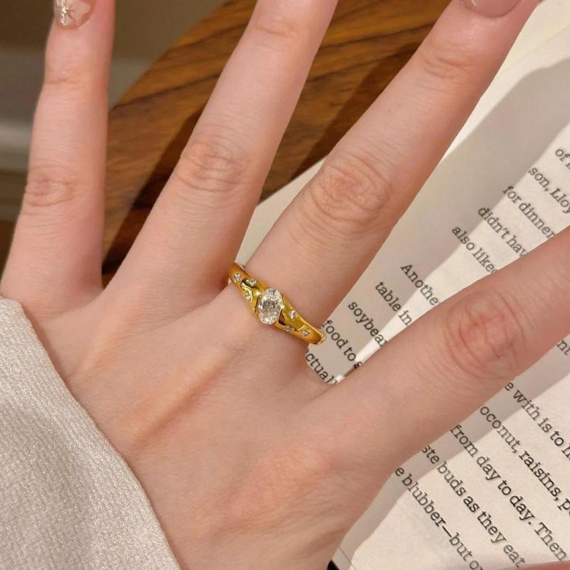 Vintage Starry Asteroid Pigeon Egg Ring for Women – Fashionable and Versatile Index Finger Band