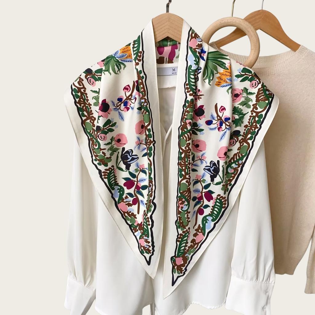 Twill silk triangular scarf, clothing accessories, cashew nut double-sided printed belt, versatile women's rhombus silk scarf, bag head, fart curtain.