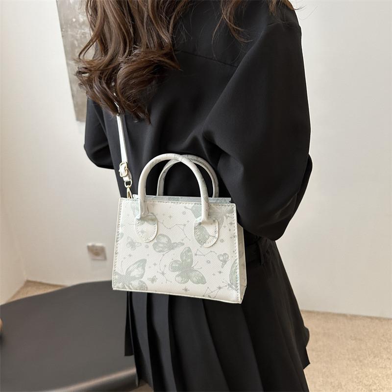 Stylish And Spacious Pu Small Square Shoulder Bag For College Students In Trendy Colors