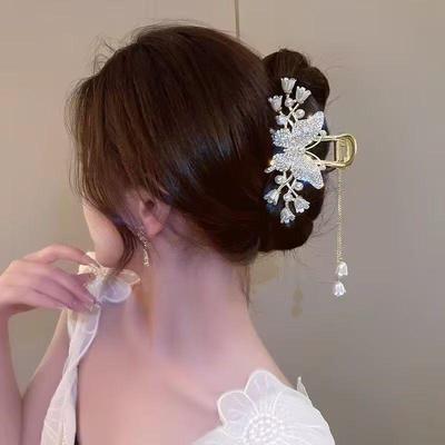 Pendente a Frange Farfalla Mughetto - Elegante Pinza Artiglio Estiva per Donna