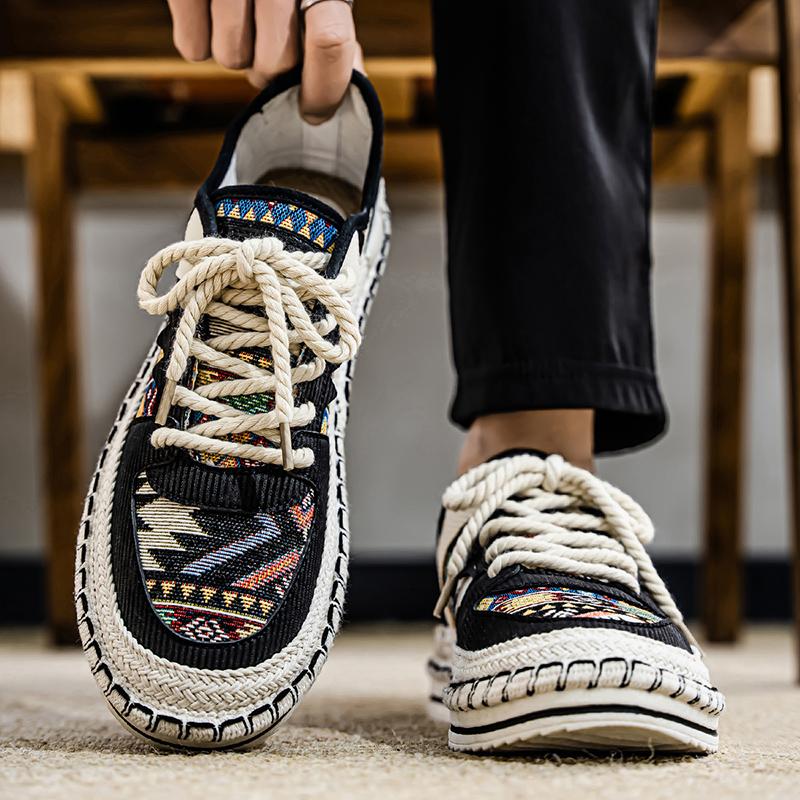 Herren Ethno-Stil Herren Canvas-Schuhe sind modisch, leicht und für Outdoor-Reisen im Urlaub geeignet
