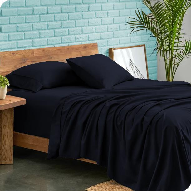 طقم مفروشات فاخر مكون من 4 قطع 600 خيط 100% قطن مصري نمط سادة بجيوب عميقة 30 سم – طقم مفروشات فائق النعومة ومتين بجيوب عميقة لجميع المقاسات