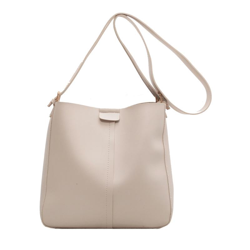 Retro women's bag, high-quality texture, large-capacity bucket bag, one shoulder oblique span bag, underarm child and mother bag.