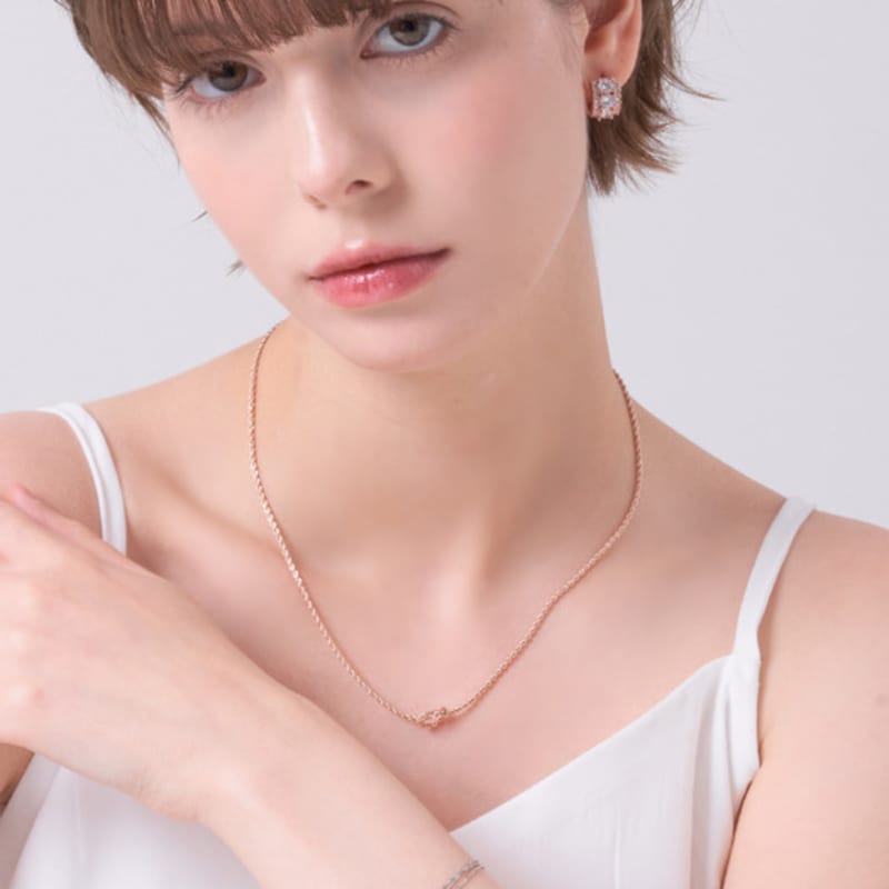 ELLE Schmuck Loop Twist Point Halskette ELBRNN242