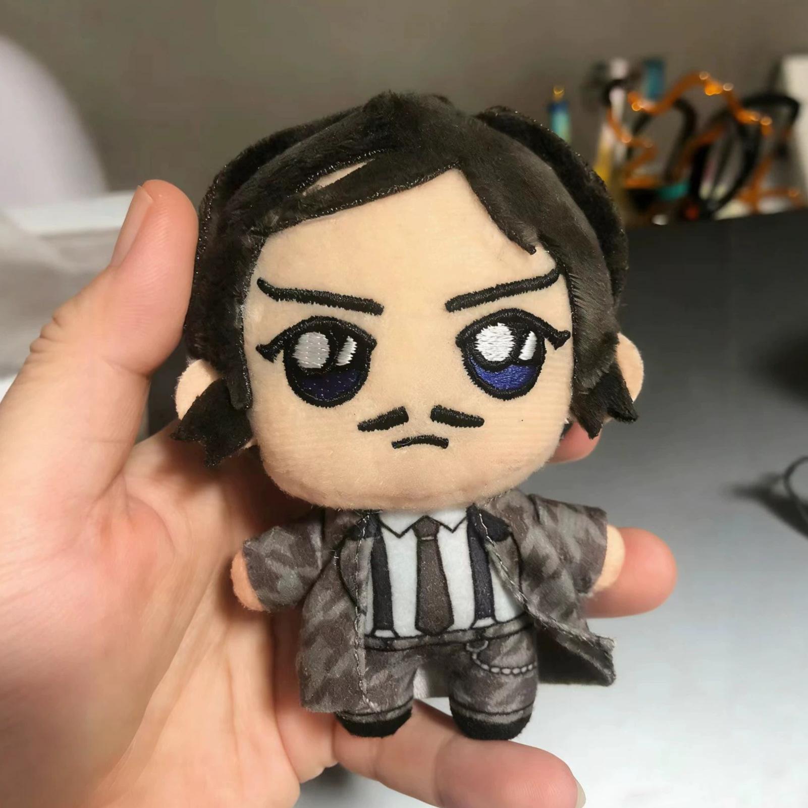 Detective Conan Morofushi Takaaki Mini Plush Keychain Chibi Police Character Camouflage Suit Soft Stuffed Pendant Gift for Conan Anime Fans Collectors 10cm серый