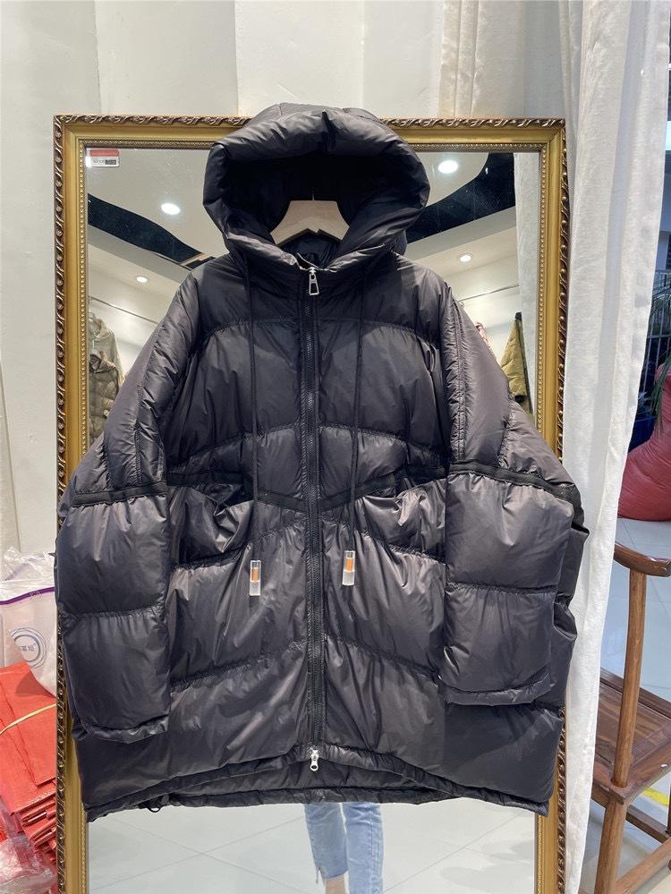 

2023 осінь і зима Корейський варіант вільного великого розміру на білому качиному пуху вільного силуету середній і довгий жіночий зимовий пуховик з капюшоном One size чорний