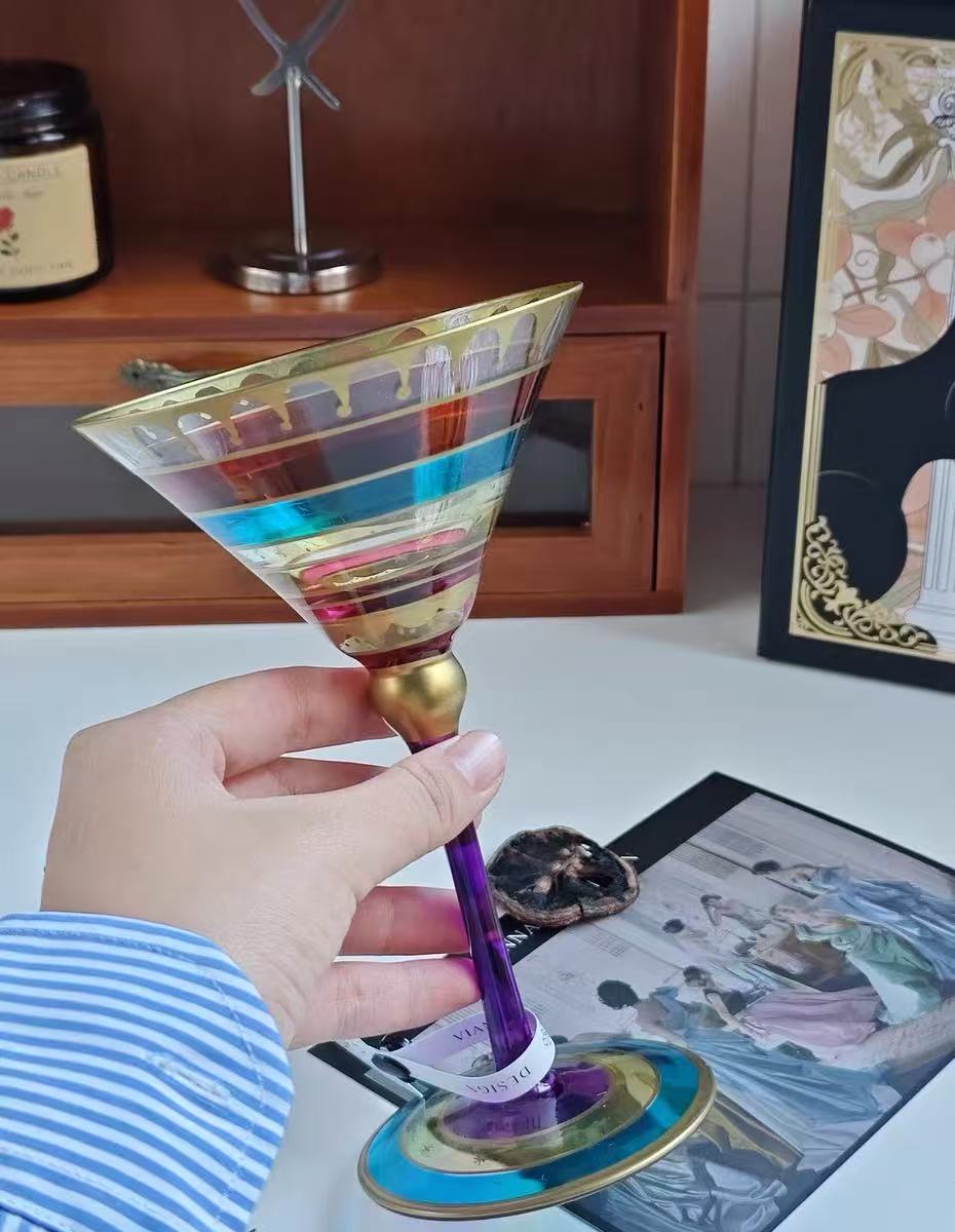 Comfortable Home Life Hand-Painted Martini Glass Cocktail Glass Stemware Home Glassware Quality Creative Gift
