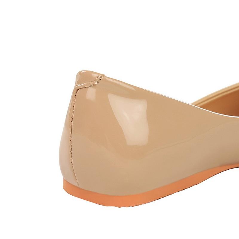 Fashion Luxury Metal buckle Women Flats Lady Sexy Evening Party shoes Patent leather Flat Shoes Women Sharp pointed flat heel shoes 2025