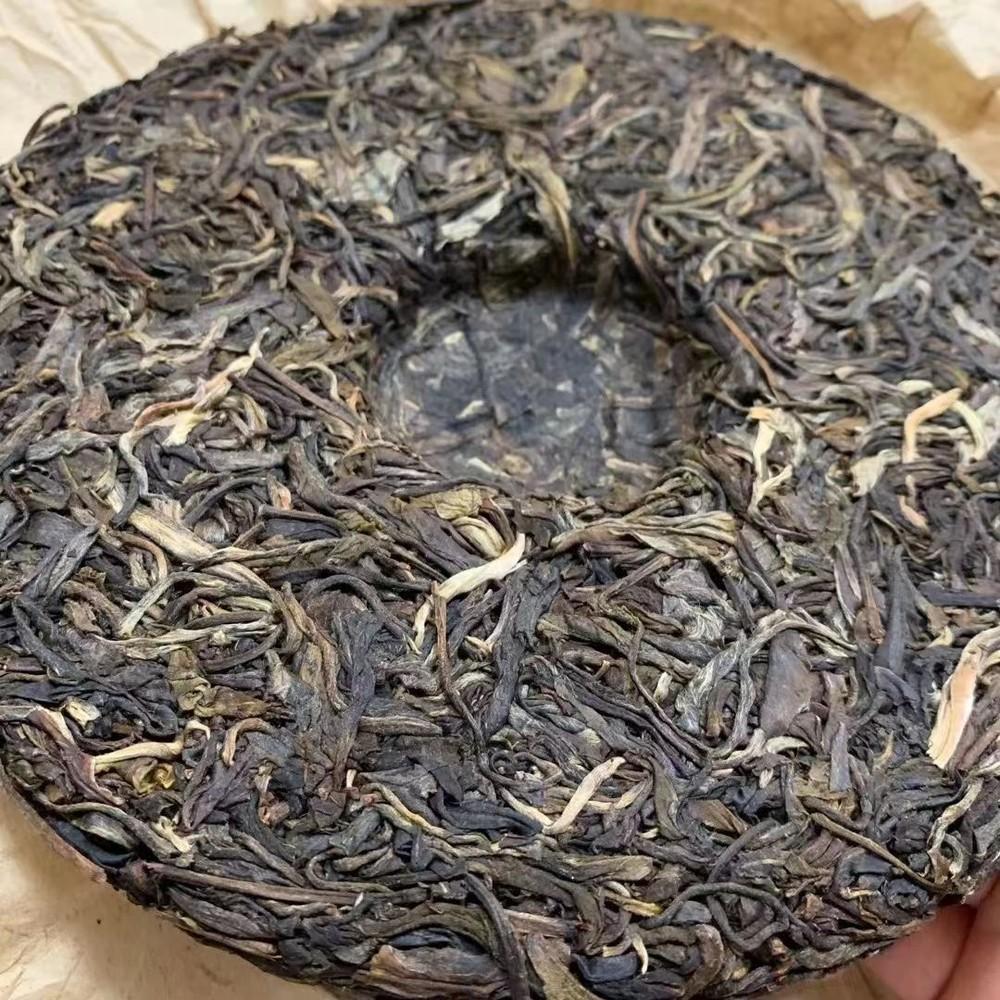 Puer Raw Tea 357g Yiwu Wild Herbal Energy Cake for Adults