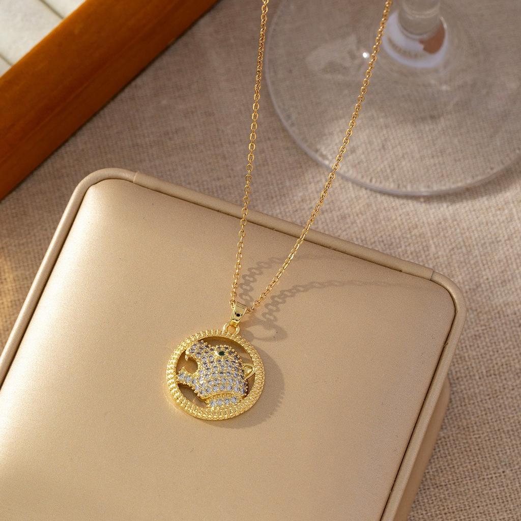 Micro Paved Titanium Steel Cross Pendant Necklace For Women Stylish Versatile Delicate Collarbone Chain